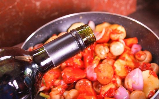 Bò hầm nấm rượi vang kiểu pháp 